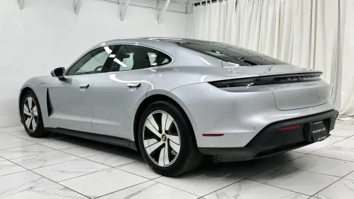 2022 Porsche Taycan - Images - 3