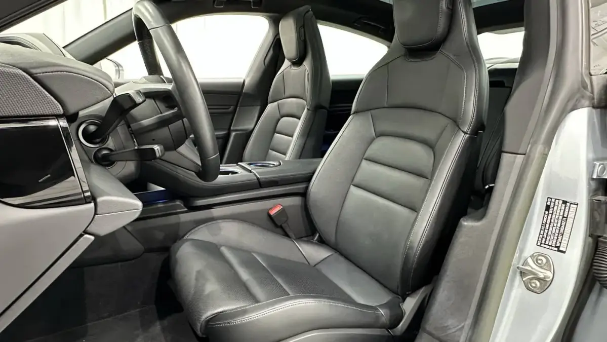 2022 Porsche Taycan - Images - 5