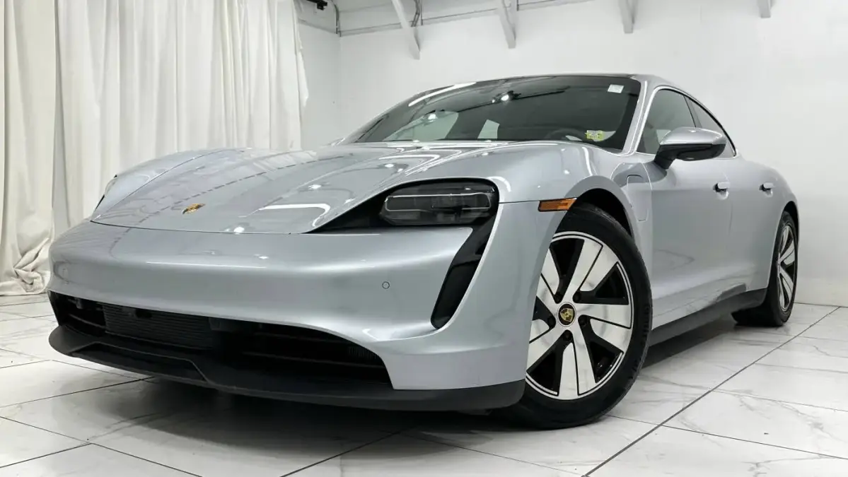 2022 Porsche Taycan - Images - 7