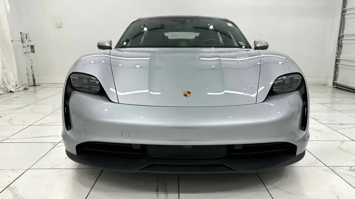 2022 Porsche Taycan - Images - 8