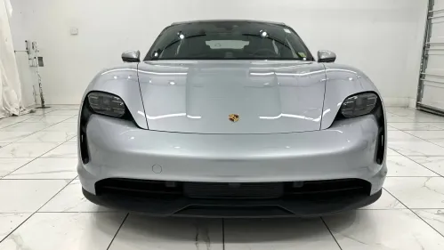 2022 Porsche Taycan - Images - 8