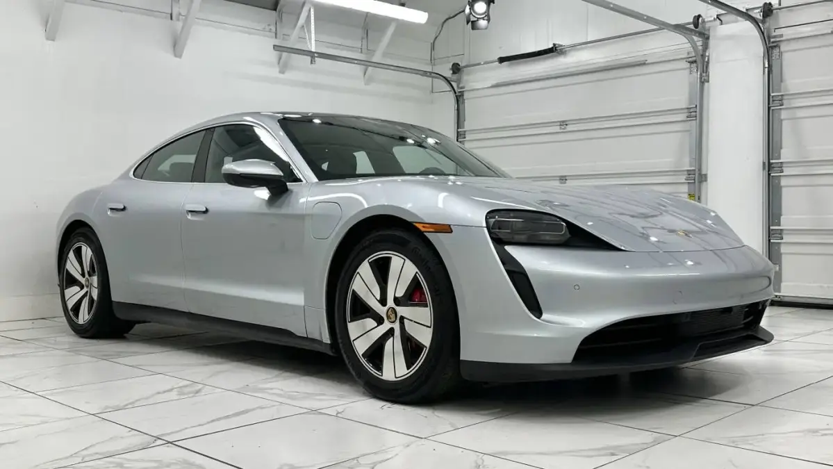2022 Porsche Taycan - Images - 9