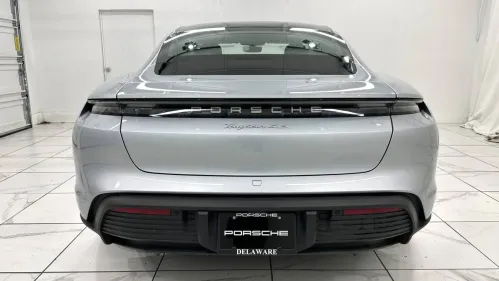 2022 Porsche Taycan - Images - 12