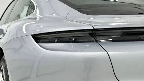 2022 Porsche Taycan - Images - 15