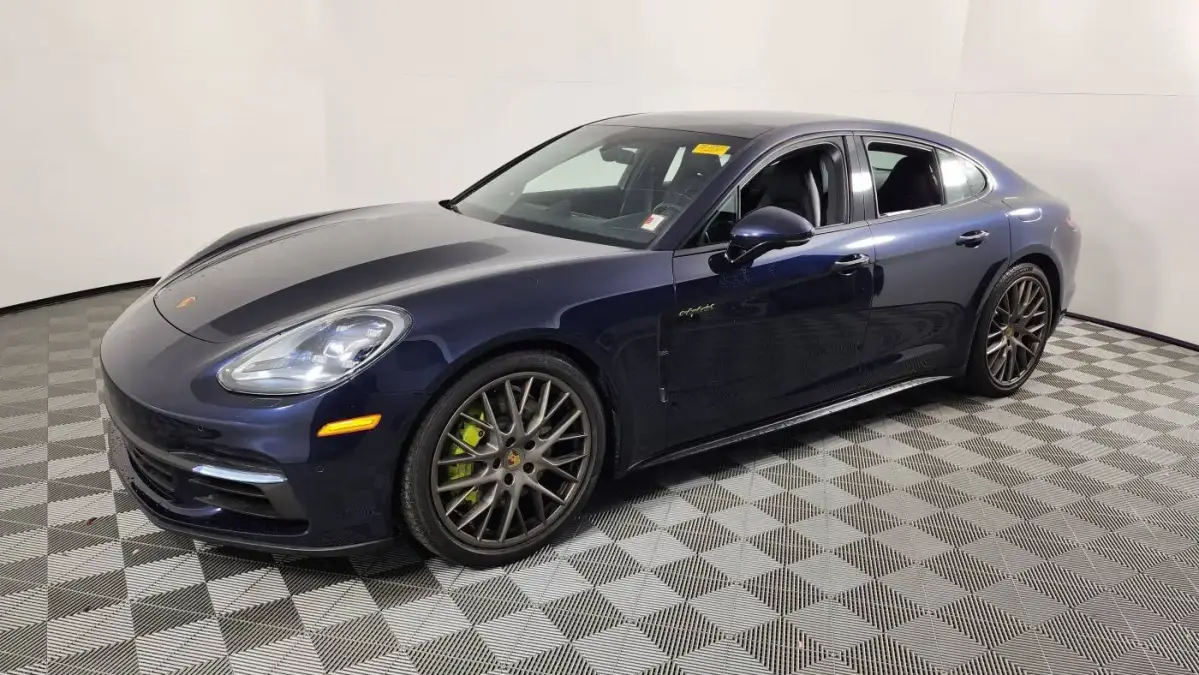 2018 Porsche Panamera - Images - 6