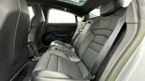 2022 Porsche Taycan - Images - 17
