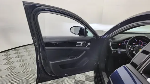 2018 Porsche Panamera WP0AE2A73JL177607