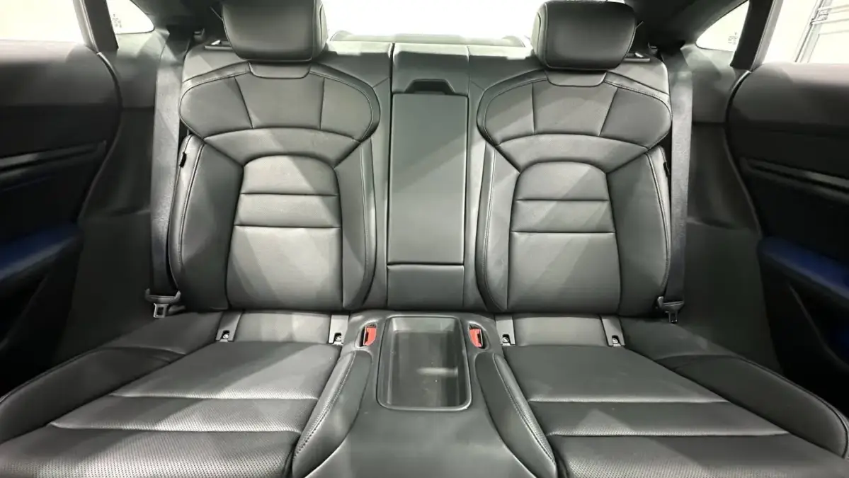2022 Porsche Taycan - Images - 18