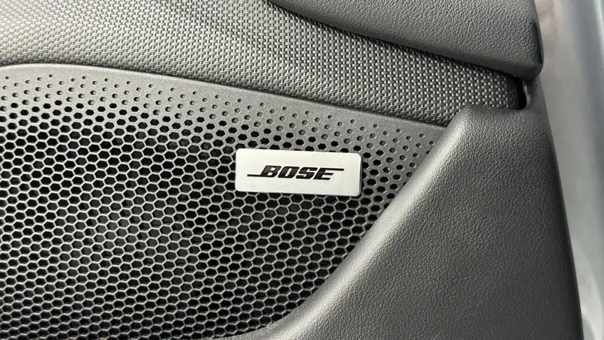 2022 Porsche Taycan - Images - 27