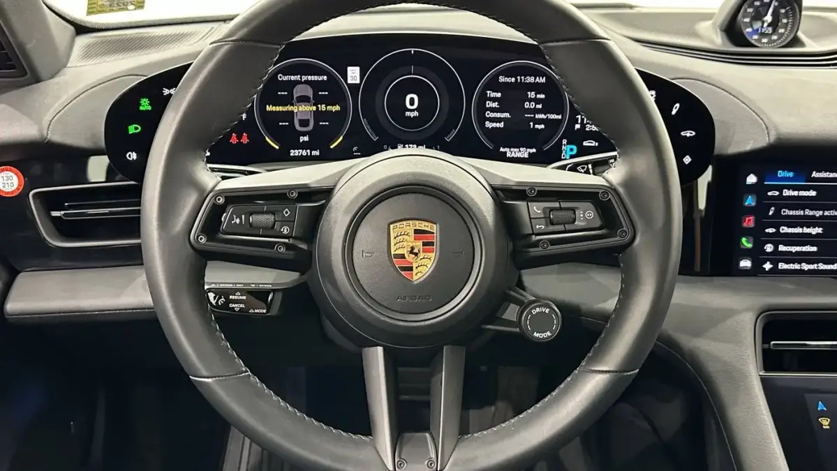 2022 Porsche Taycan - Images - 40