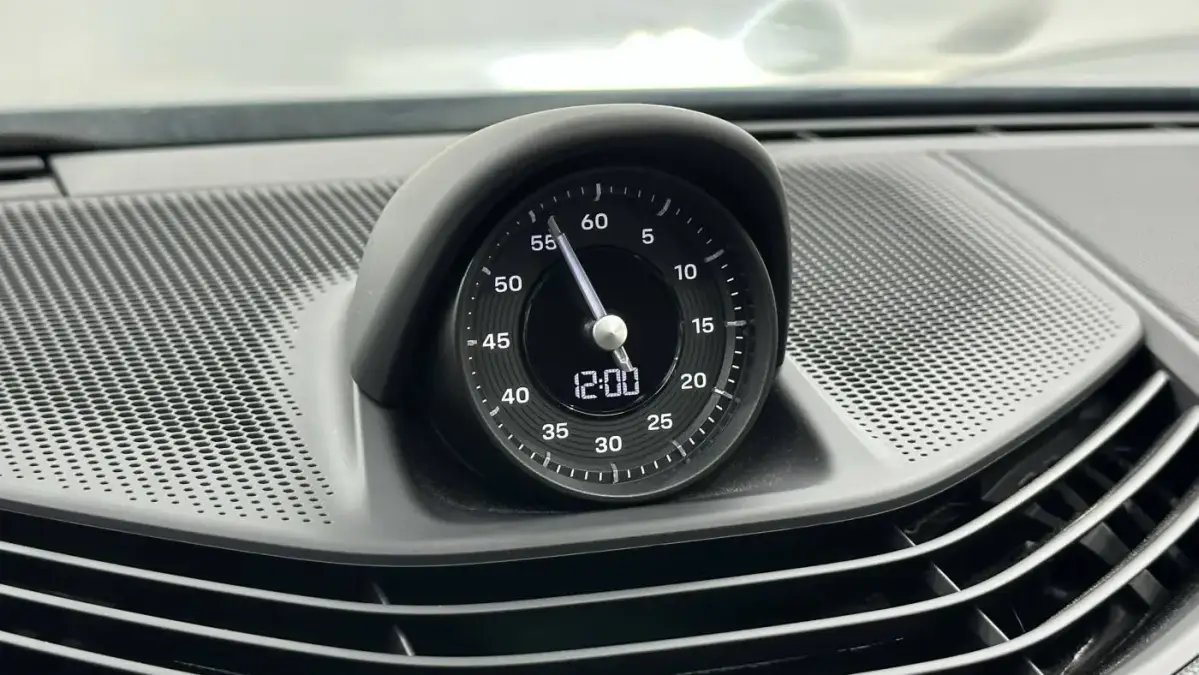 2022 Porsche Taycan - Images - 50
