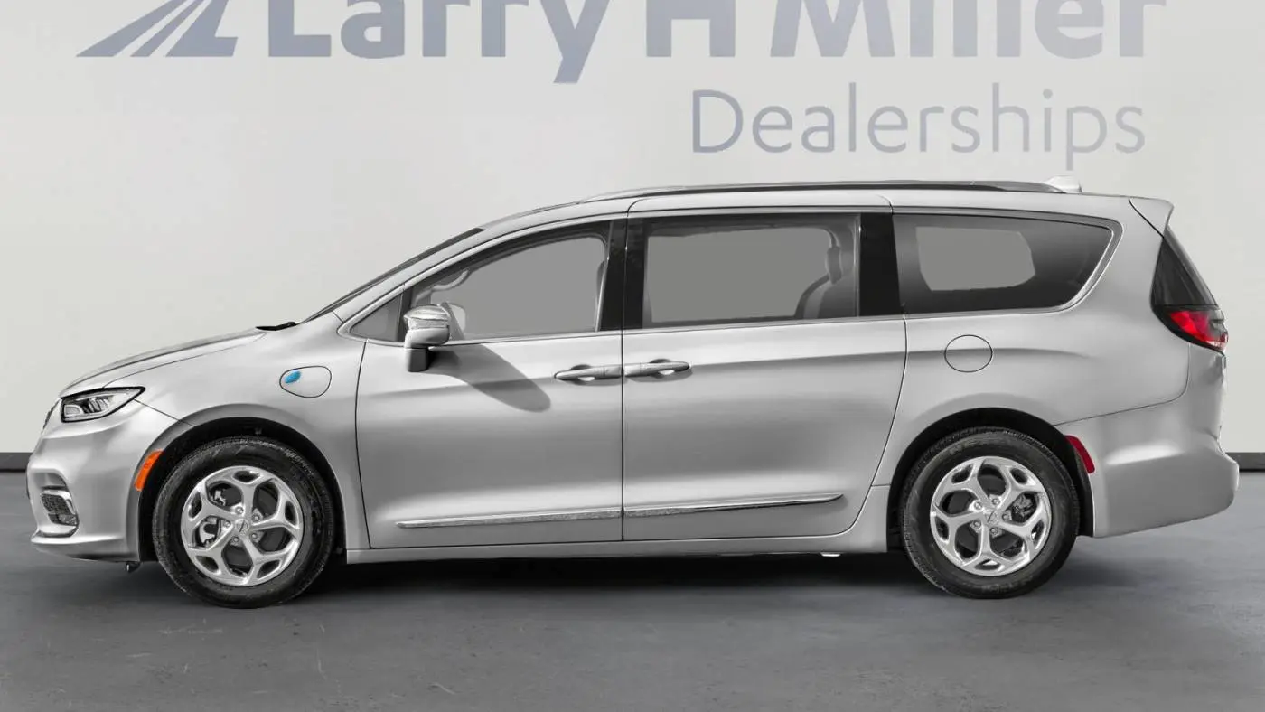 2022 Chrysler Pacifica 2C4RC1L74NR147951