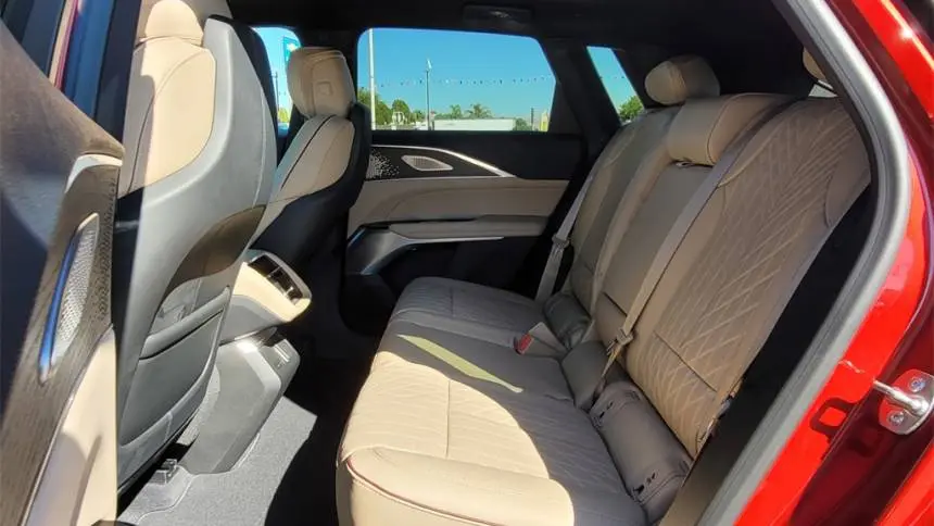 2024 Cadillac Lyriq 1GYKPSRL2RZ141555