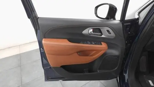 2025 Chrysler Pacifica 2C4RC1N75SR573981