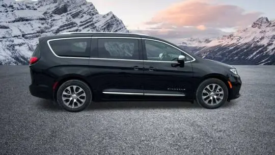 2025 Chrysler Pacifica 2C4RC1N77SR564019