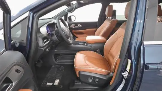 2025 Chrysler Pacifica 2C4RC1N75SR573981