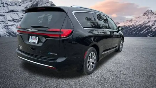 2025 Chrysler Pacifica 2C4RC1N77SR564019