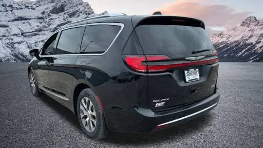 2025 Chrysler Pacifica 2C4RC1N77SR564019