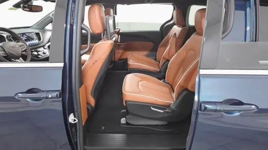 2025 Chrysler Pacifica 2C4RC1N75SR573981