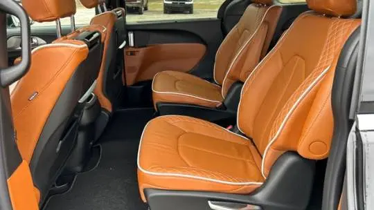 2025 Chrysler Pacifica 2C4RC1N77SR564019