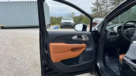 2025 Chrysler Pacifica 2C4RC1N77SR564019