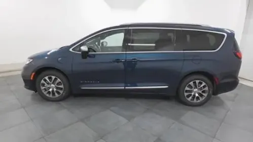 2025 Chrysler Pacifica 2C4RC1N75SR573981