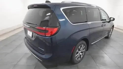 2025 Chrysler Pacifica 2C4RC1N75SR573981