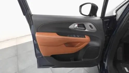 2025 Chrysler Pacifica 2C4RC1N75SR573981