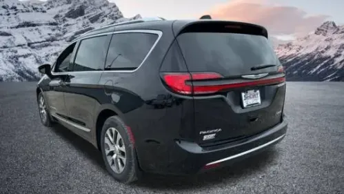 2025 Chrysler Pacifica 2C4RC1N77SR564019