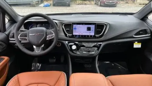 2025 Chrysler Pacifica 2C4RC1N77SR564019