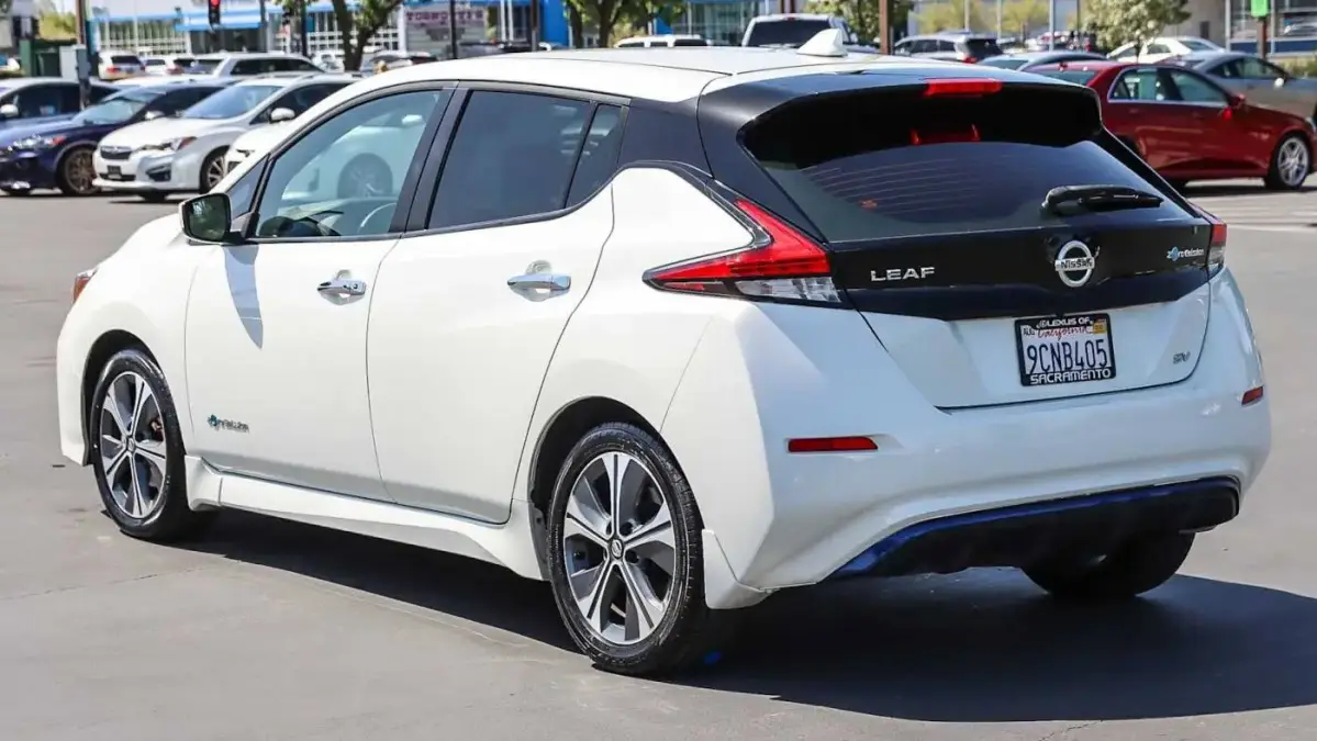 2018 Nissan LEAF - Images - 2