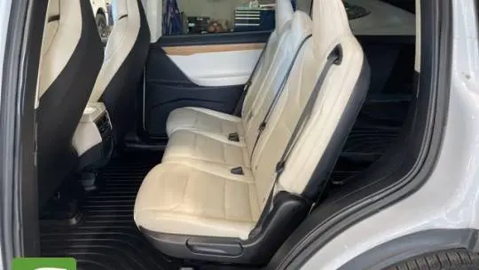 2019 Tesla Model X 5YJXCDE2XKF152735