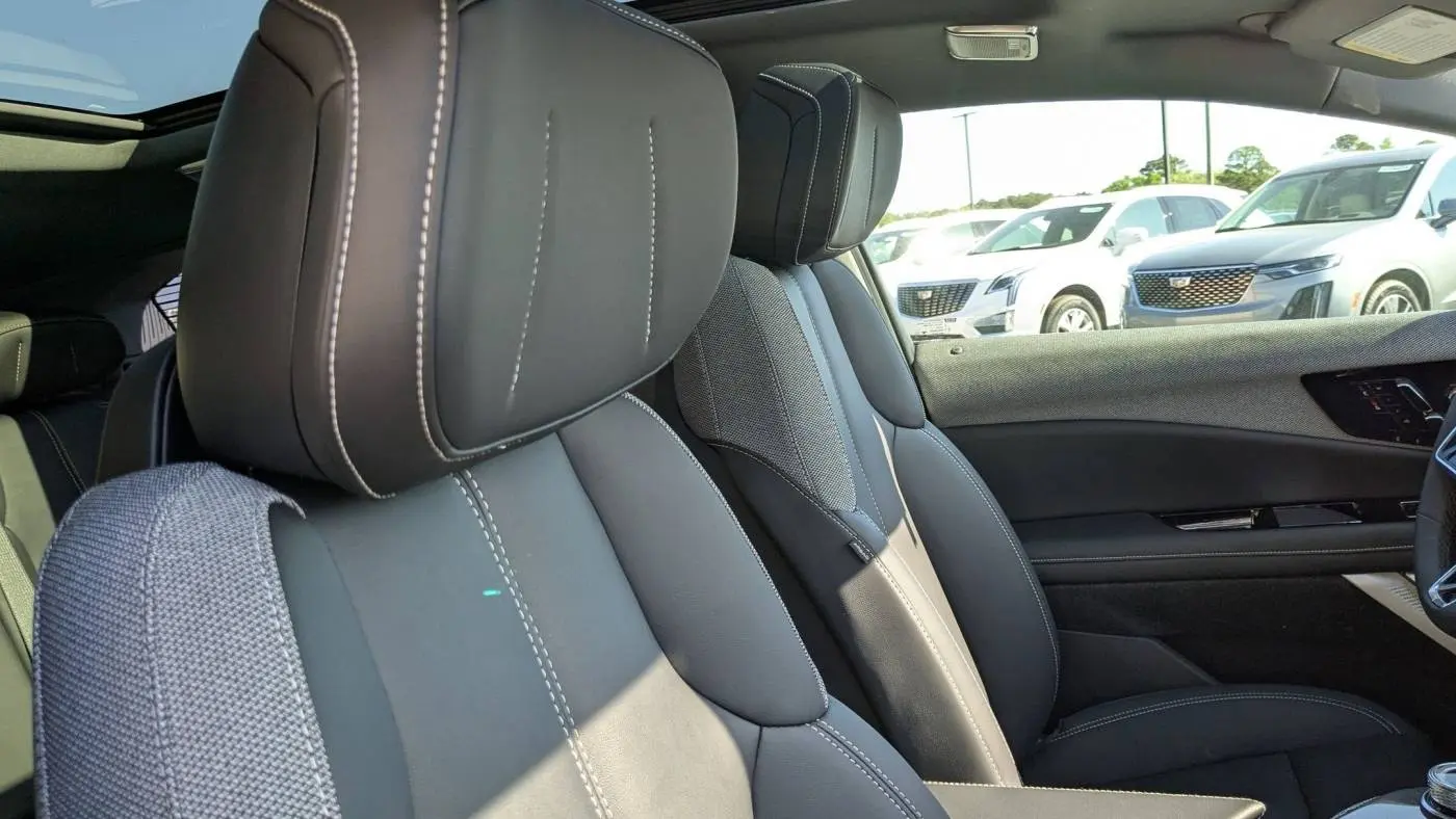 2025 Cadillac OPTIQ 3GYK3EMR5SS157311