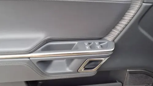 2023 Rivian R1S - Images - 12