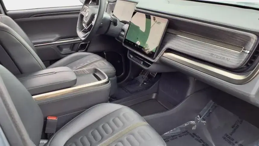 2023 Rivian R1S - Images - 19