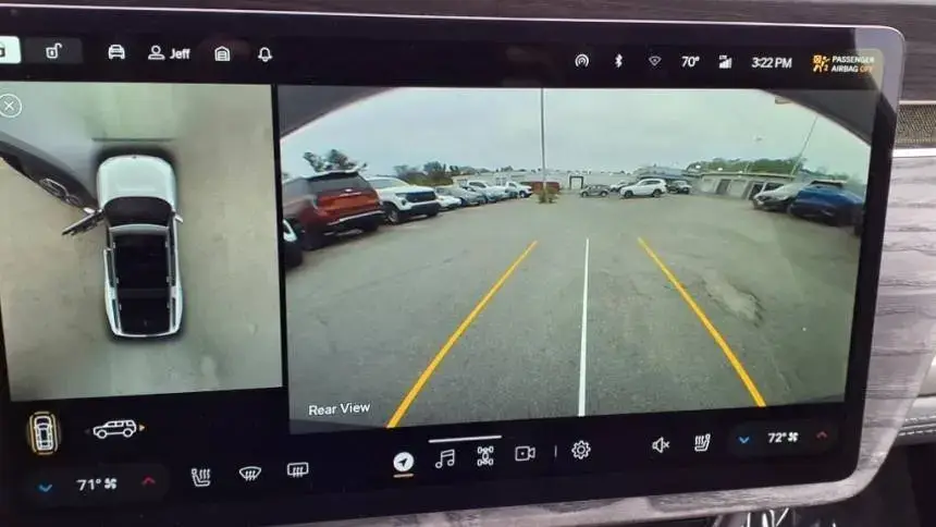 2023 Rivian R1S - Images - 21