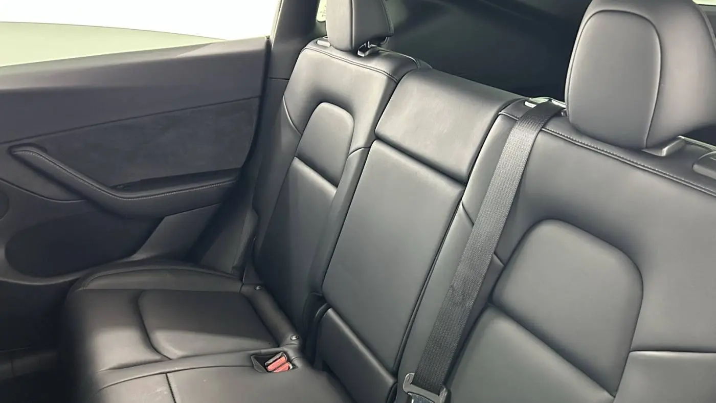 2021 Tesla Model Y 5YJYGDEEXMF199382