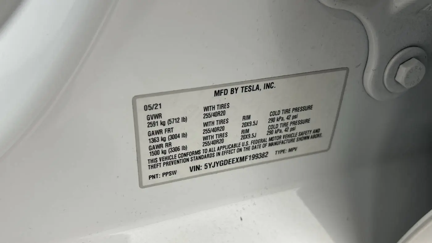 2021 Tesla Model Y 5YJYGDEEXMF199382