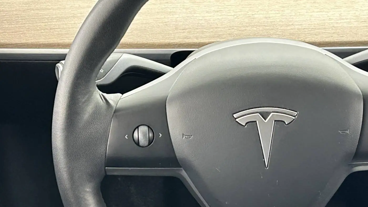 2021 Tesla Model Y 5YJYGDEEXMF199382