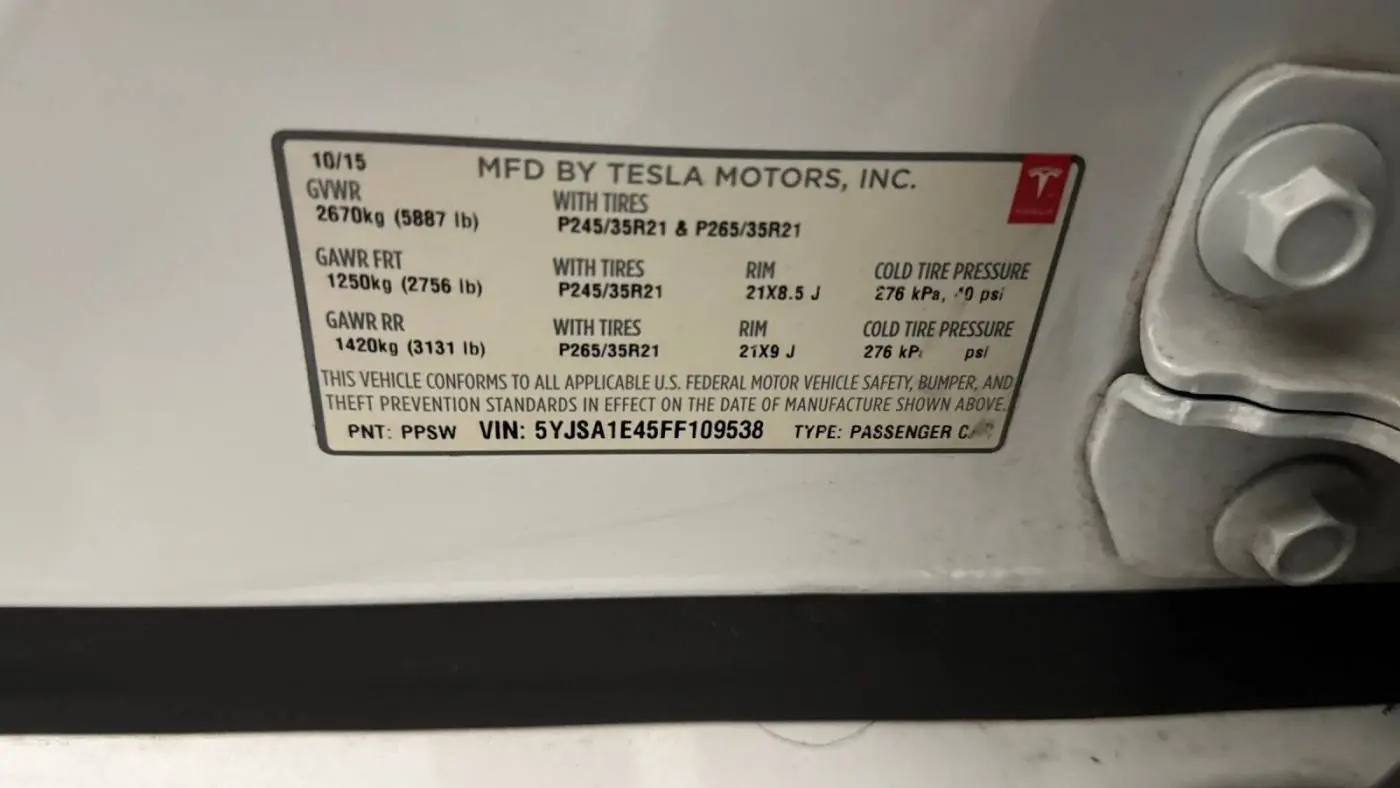 2015 Tesla Model S 5YJSA1E45FF109538