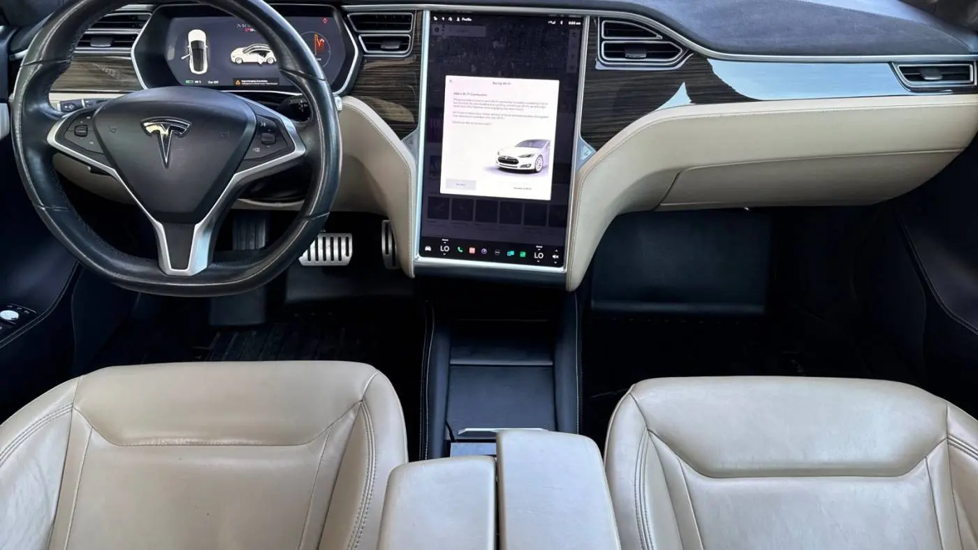 2015 Tesla Model S 5YJSA1E45FF109538