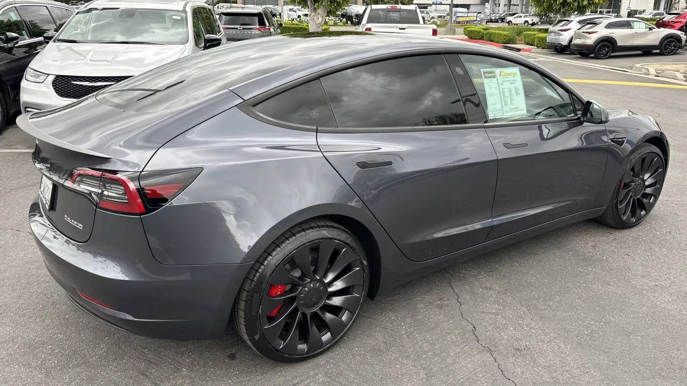 2023 Tesla Model 3 5YJ3E1EC0PF682333
