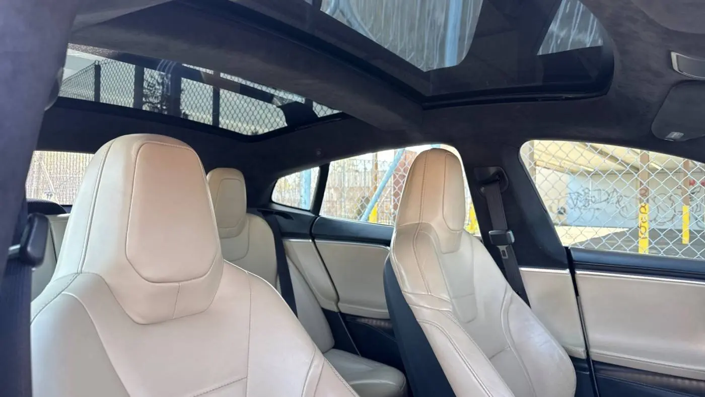 2015 Tesla Model S 5YJSA1E45FF109538