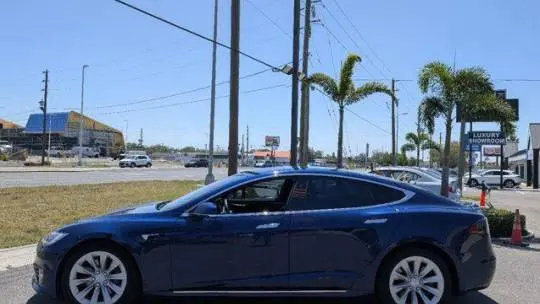 2017 Tesla Model S 5YJSA1E23HF225211