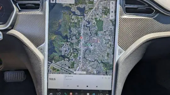 2017 Tesla Model S 5YJSA1E23HF225211