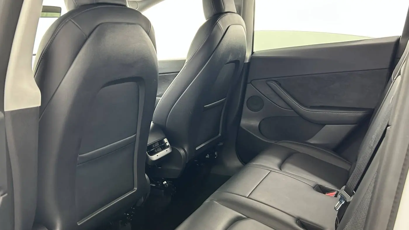 2021 Tesla Model Y 5YJYGDEEXMF199382