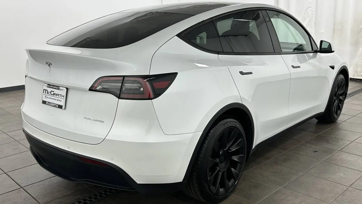 2021 Tesla Model Y 5YJYGDEEXMF199382