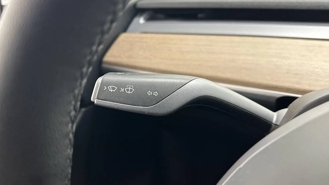2021 Tesla Model Y 5YJYGDEEXMF199382