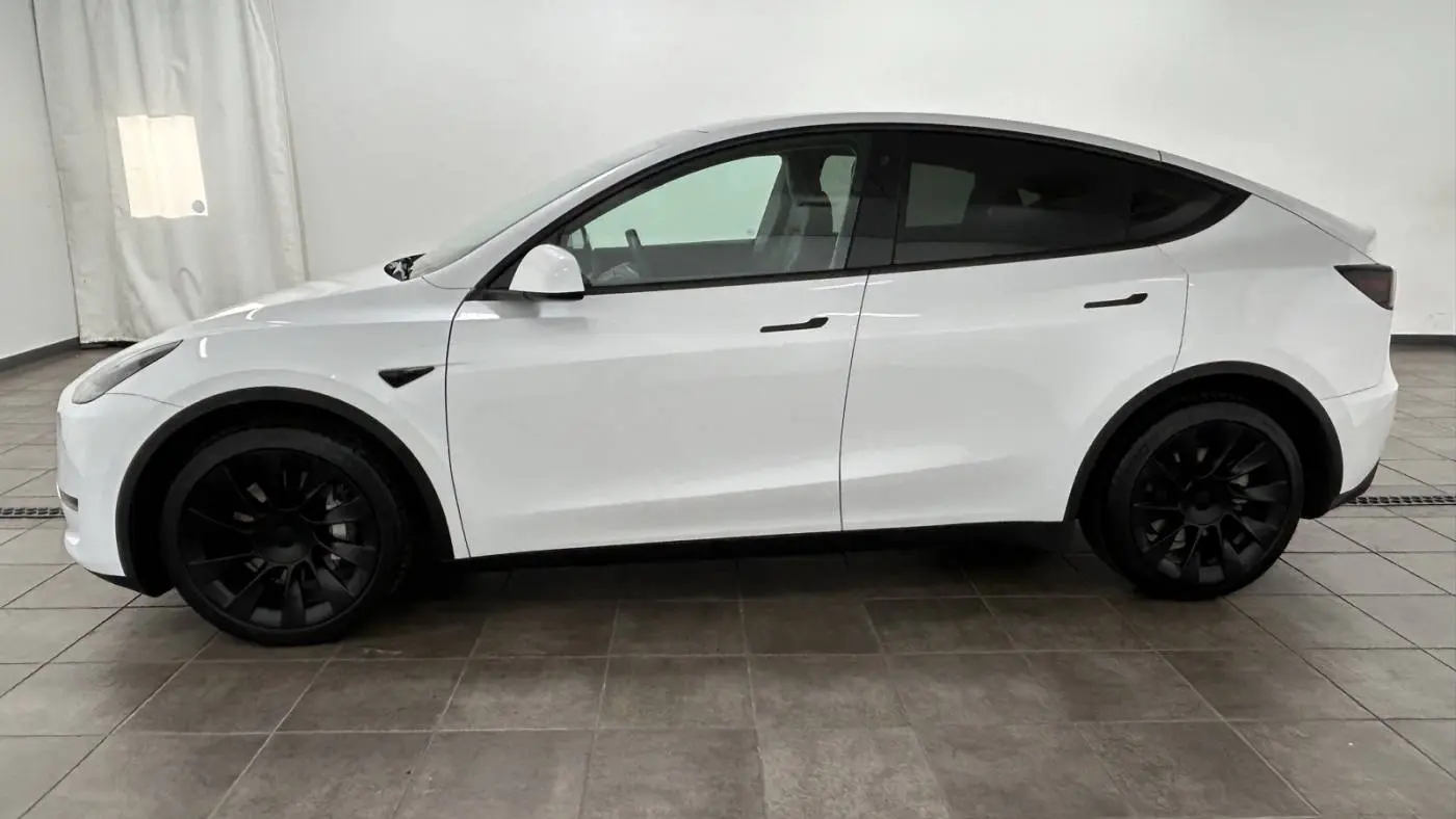 2021 Tesla Model Y 5YJYGDEEXMF199382