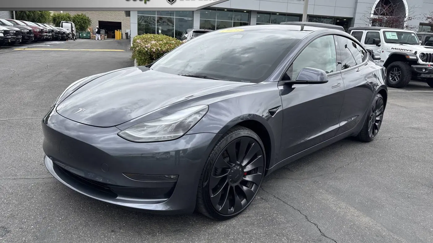 2023 Tesla Model 3 5YJ3E1EC0PF682333
